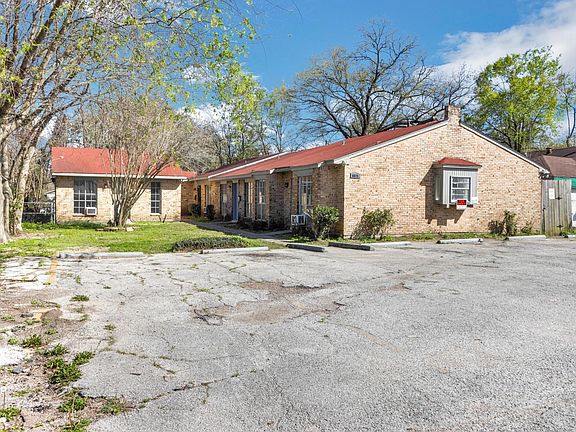 3rd image of 6815 Beachwood St APT 1