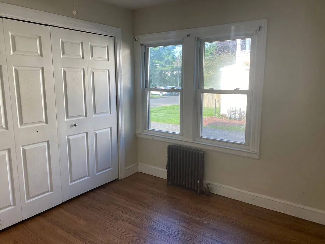 2 bed, 1.0 bath, 1100 sqft, $2,000 — Photo 4