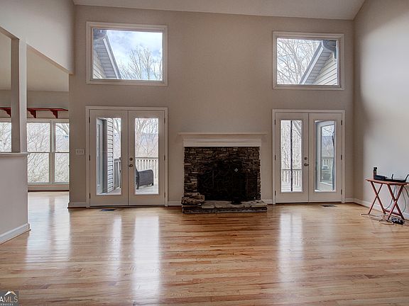 5th image of 207 Stone Ridge Ct