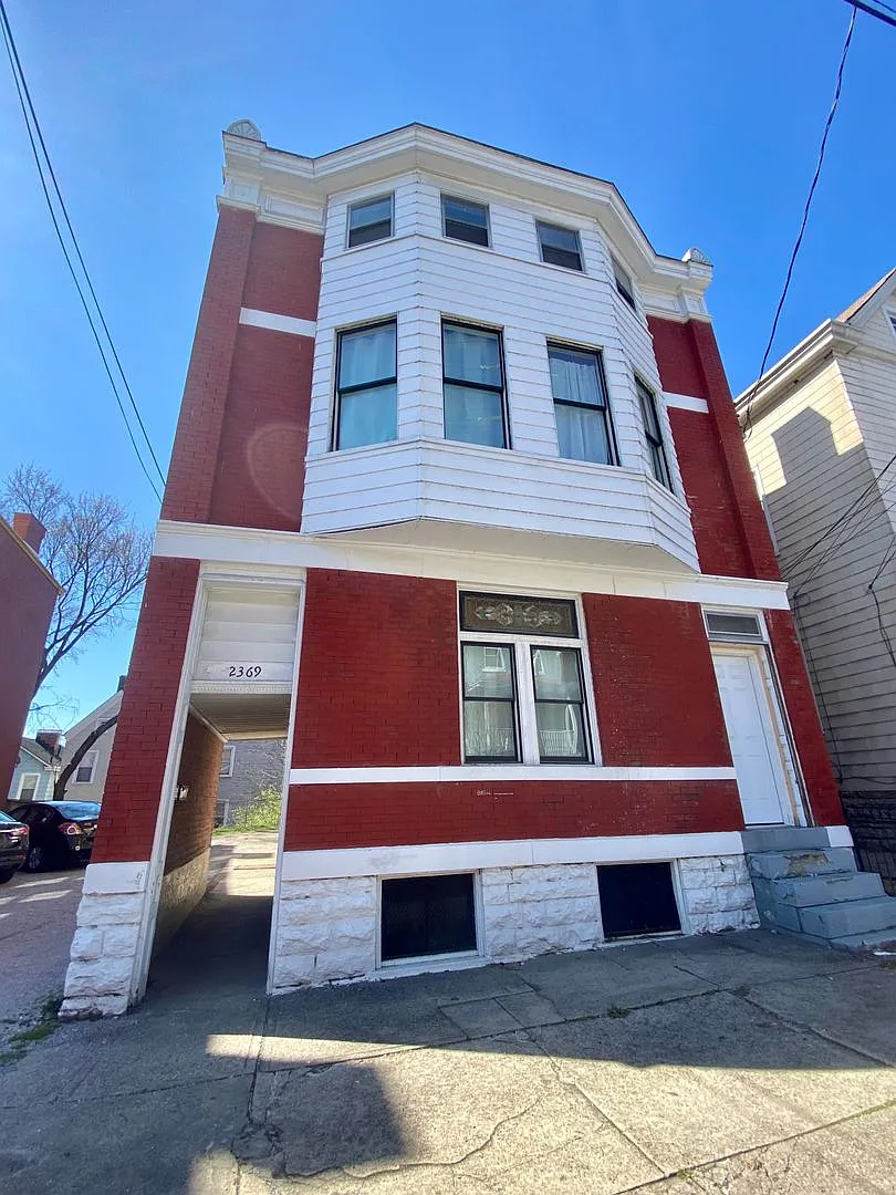 2369 Victor St. — Photo 2