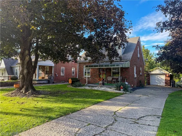 418 E La Clede Ave, Youngstown, OH 44507