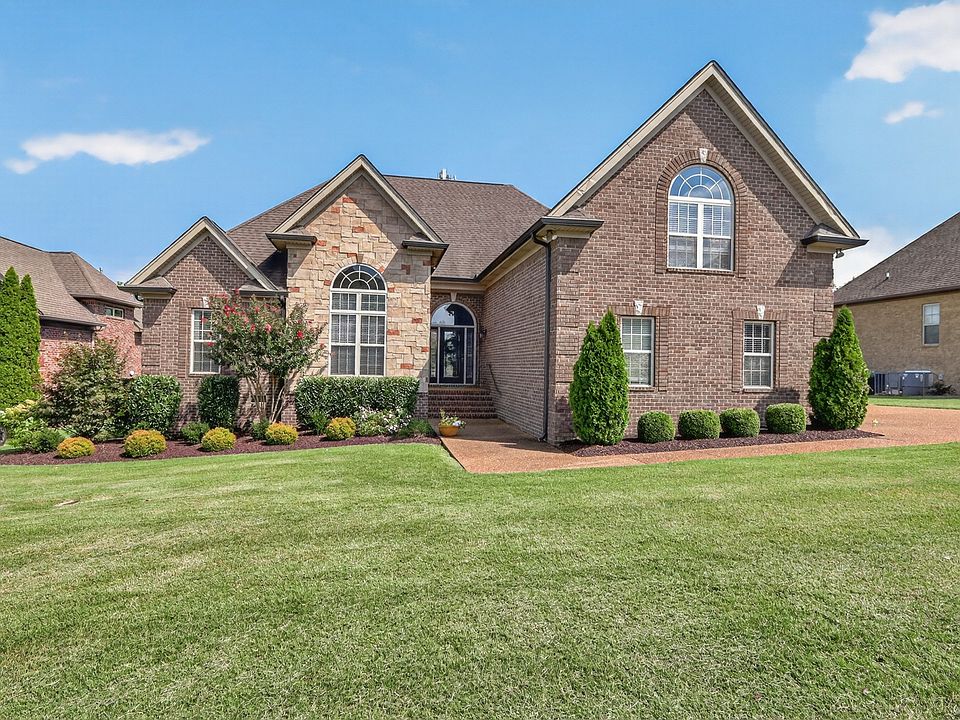 1st image of 109 Waters Hill Cir