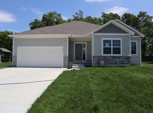 21221 Noble St, Spring Hill, KS 66083