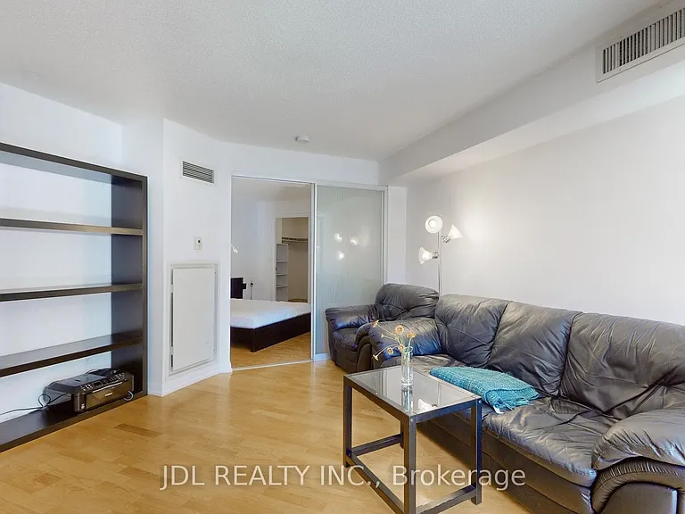 111 Elizabeth St #1037 — Photo 9