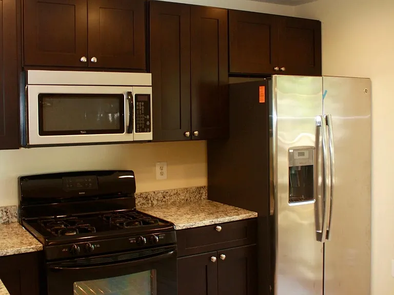 6806 Avalon Isle Way — Photo 2