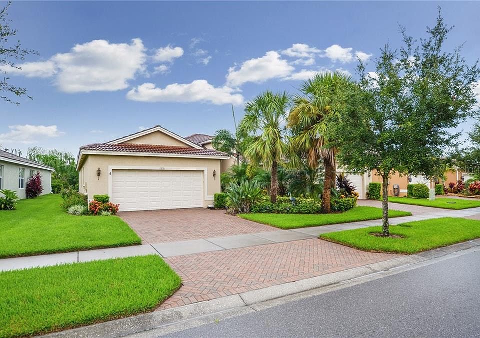 1st image of 15831 Aurora Lake Cir