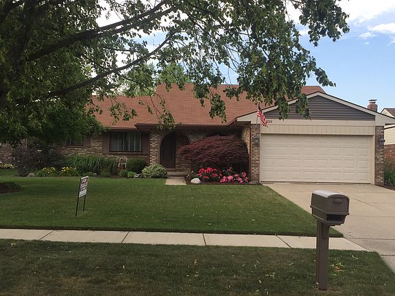 5th image of 39054 Lapham Dr