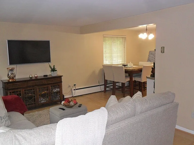 126 Wilson Dr #126 — Photo 3