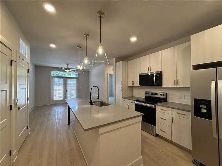 District on the Etowah Apartments — Photo 547