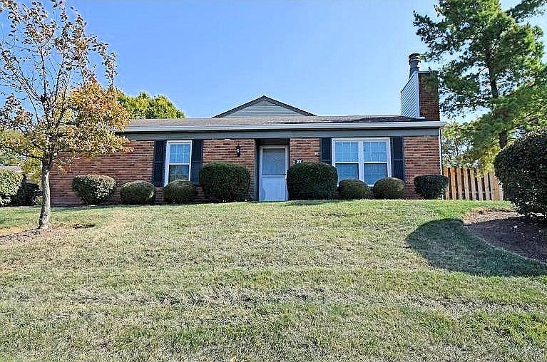 1st image of 27 Applewood Dr