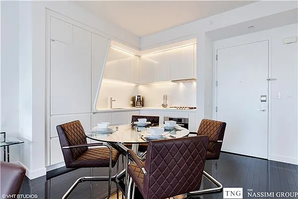 Sold by TNG Nassimi Realty | media 2