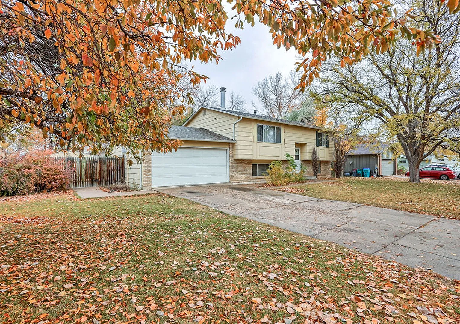 Beautiful 4 Bedroom Split-Level Home Large Lot in West Fort Collins — Photo 1