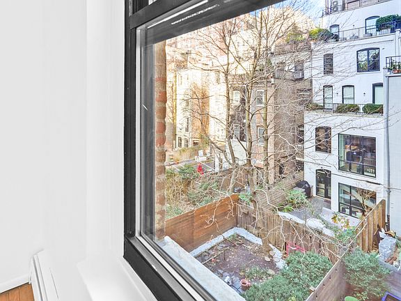 2nd image of 301 W 89th St APT 10