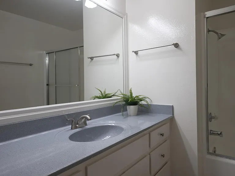 Continental Apartment Homes — Photo 19