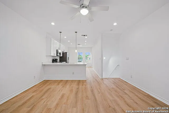 3 bed, 2.5 bath, 1180 sqft, $1,400 — Photo 3