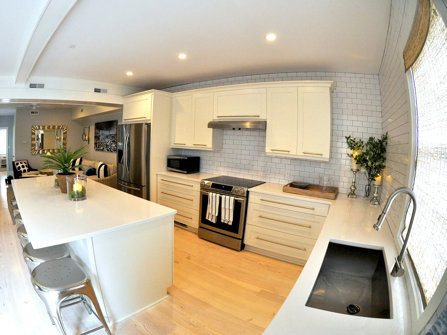 4 bed, 2100 sqft, $8,000 — Photo 3