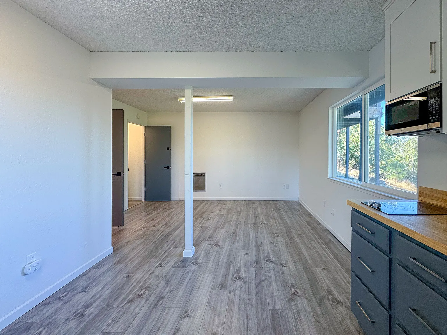 1 bed, 400 sqft, $1,000 — Photo 4