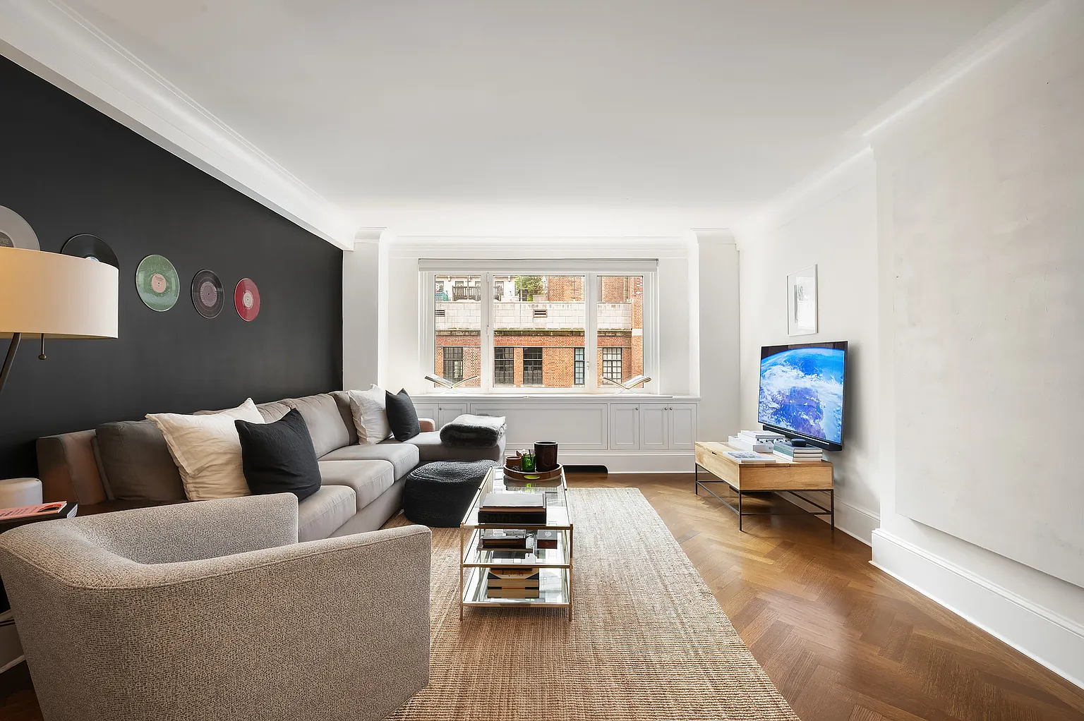 530 Park Ave APT 8J photo 1
