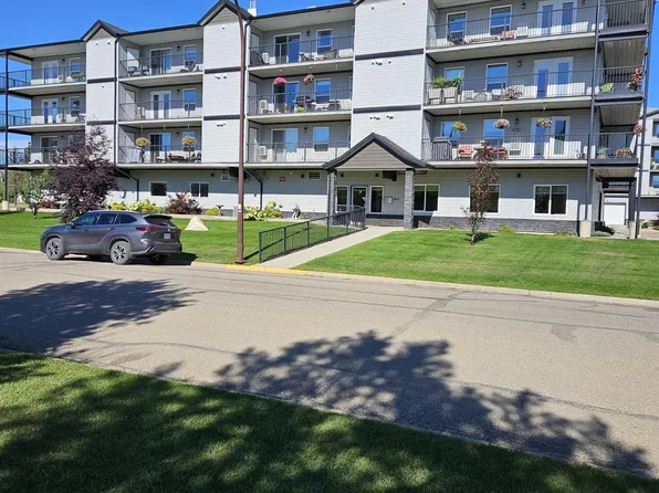 4614A Lakeshore Dr #206, Saint Paul, AB T0A 3A3