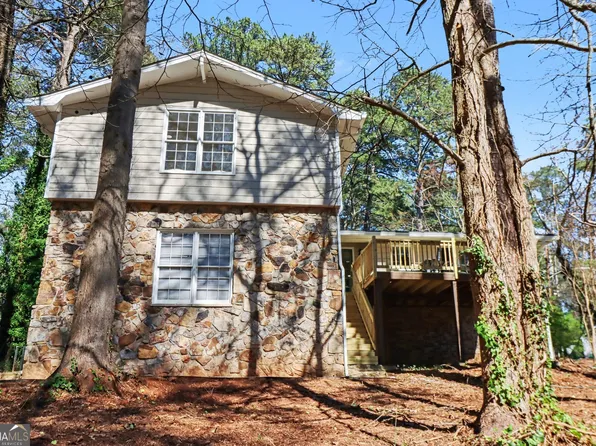 4820 Banner Elk Dr, Stone Mountain, GA 30083