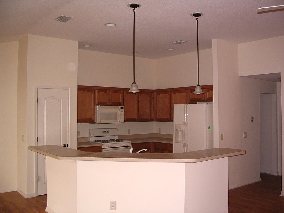 1st image of 630 Mallory Hill