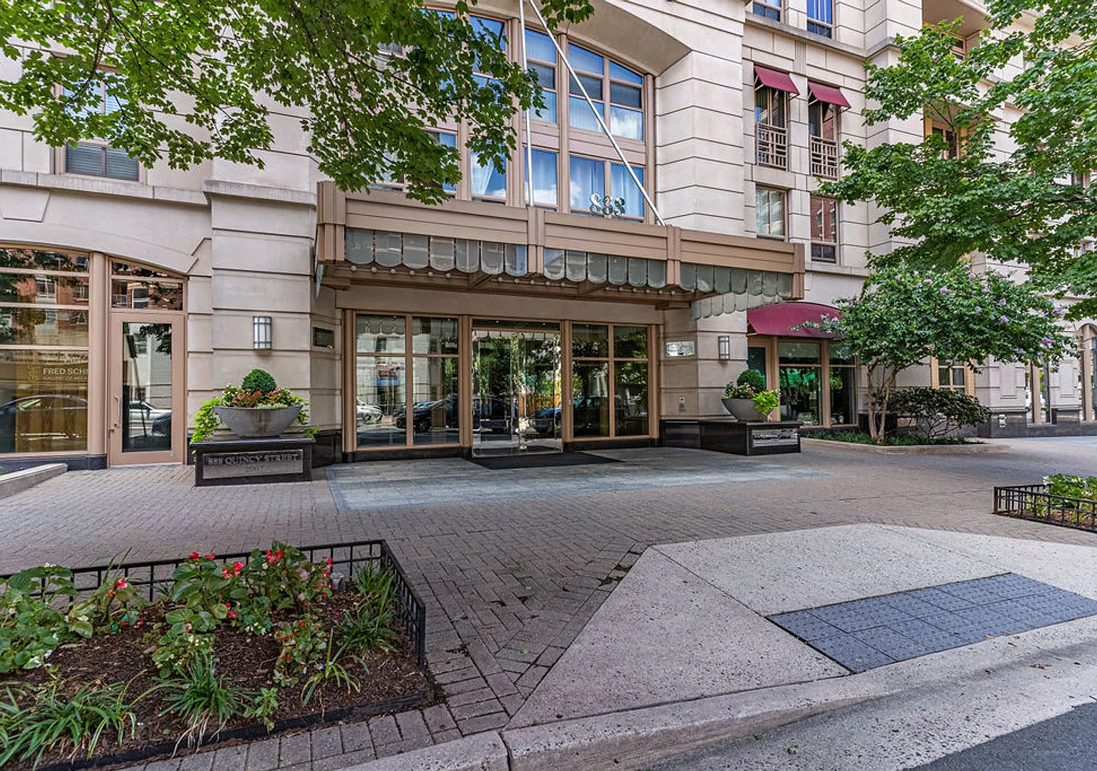 1 Bedroom Condo in Ballston - Location, Luxury, and Convenience - All in One Place! — Photo 1