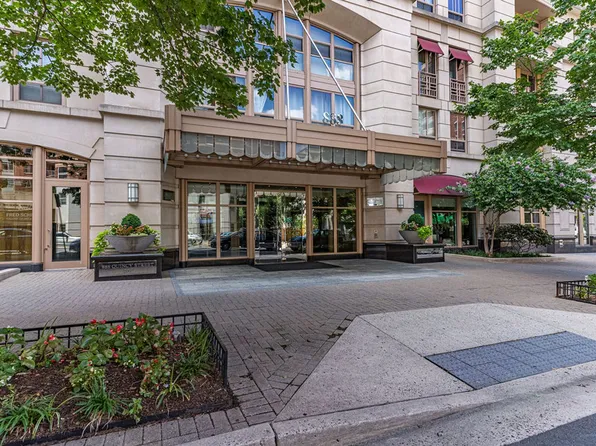 888 N Quincy St, Arlington, VA