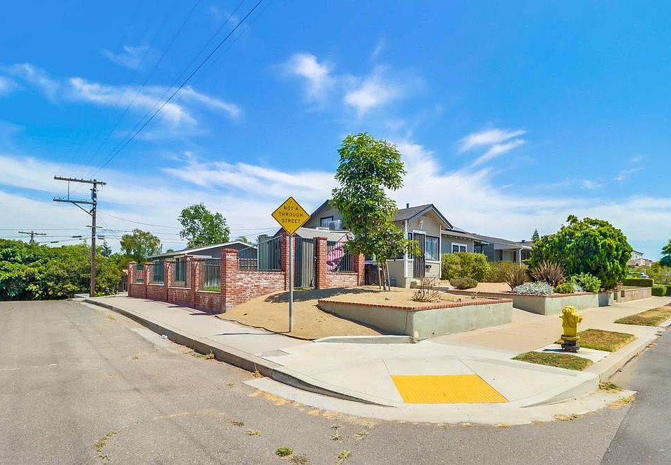 3BR 2BA Home on Corner Lot in Quiet Southpark neighborhood. Fenced yard. Great for kids & dogs