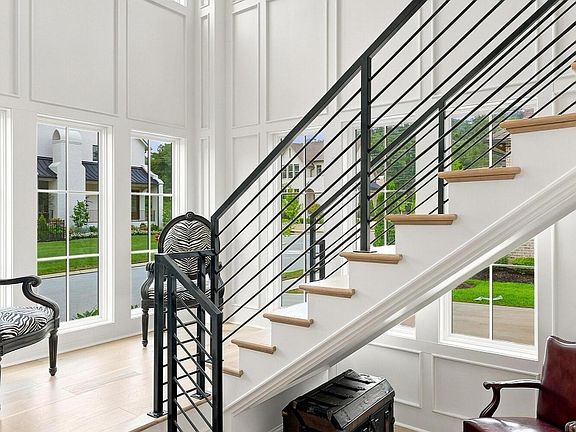 4th image of 9474 Calder Cir
