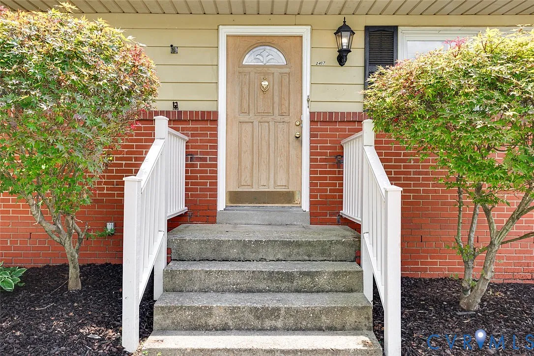 3 bed, 2.0 bath, 1600 sqft, $2,100 — Photo 2