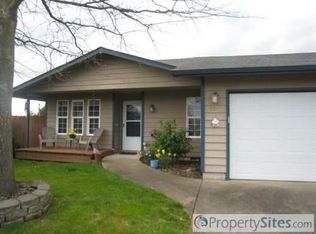 557 Branten Ct, Harrisburg, OR 97446