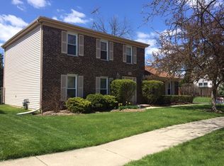 100 Rodenburg Rd, Roselle, IL 60172