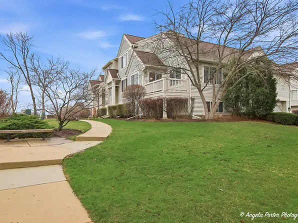 324 New Haven Dr, Cary, IL 60013