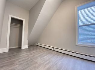 73 Victoria St #2, Saint John, NB E2K1L2