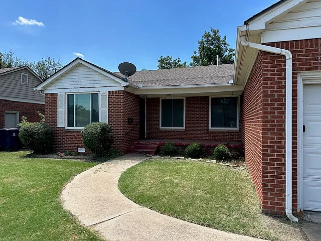 3 bed, 1217 sqft, $1,450 — Photo 2