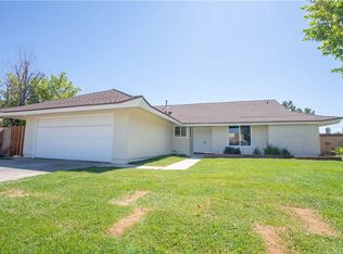 27204 Pine Hills Ave, Santa Clarita, CA 91351