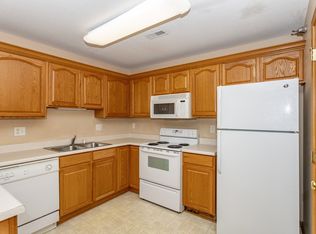 4120 100th St APT 4, Urbandale, IA 50322