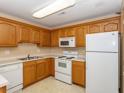 4120 100th St APT 4, Urbandale, IA, 50322