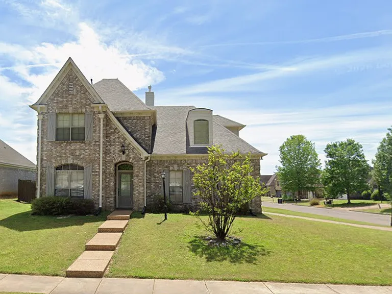 15 Birch Springs Dr — Photo 1