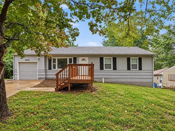 8605 Spring Valley Rd, Raytown, MO 64138