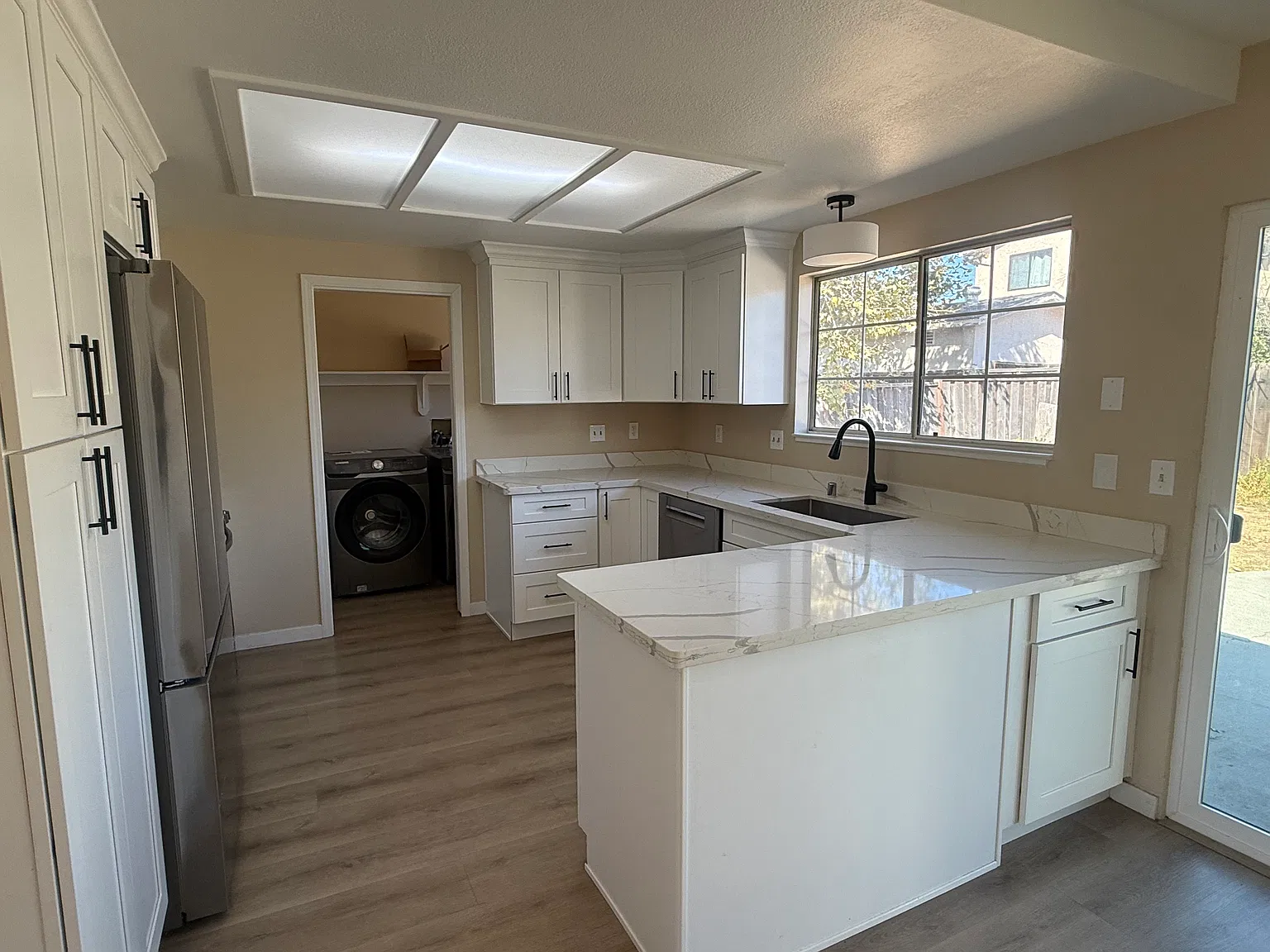 3 bed, 1150 sqft, $4,250 — Photo 2