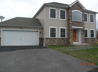 2127 Sierra View Dr, Blakeslee, PA 18610