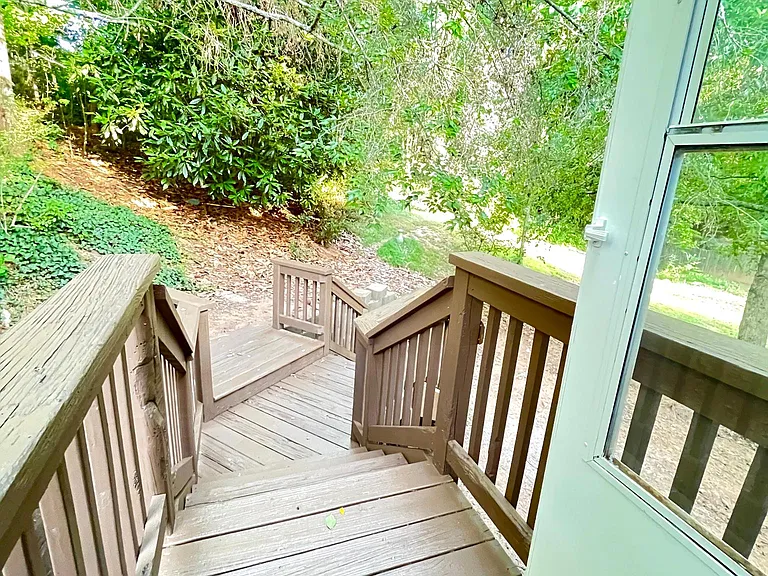 3221 Meadowlark Ln NW — Photo 33