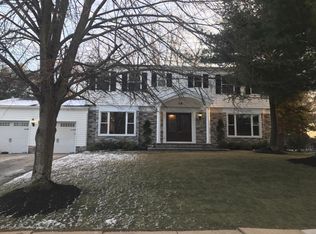 16 Jennifer Ct, Marlboro, NJ 07746