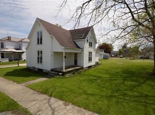 105 E Mechanic St, Wapakoneta, OH 45895