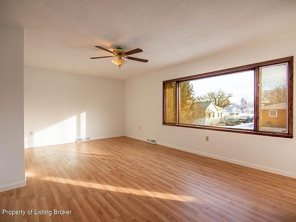 4th image of 323 7th Ave E