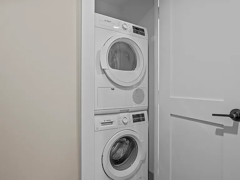 2885 W 15th St #2Q — Photo 9