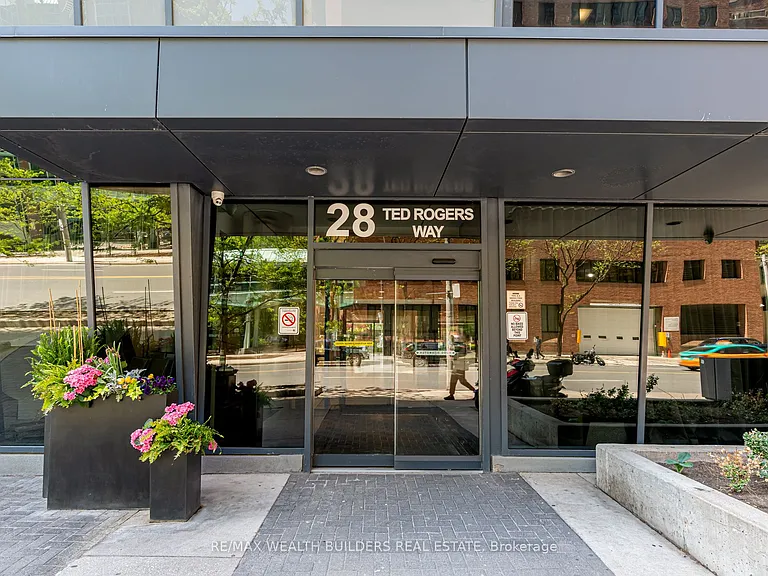 28 Ted Rogers Way #1212 — Photo 7