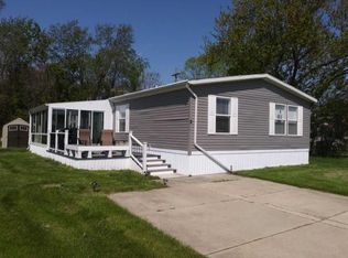 8 San Carlos St, Belleville, MI 48111