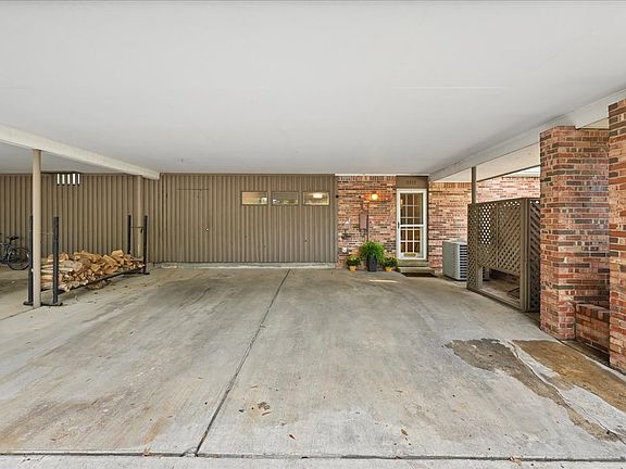 5th image of 2112 E 59th St #B6